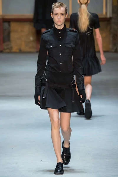 Look 24